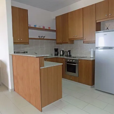 1b Seaview - Finikoudes Beach Λάρνακα